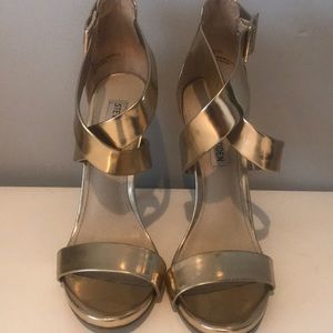 Steve Madden heel